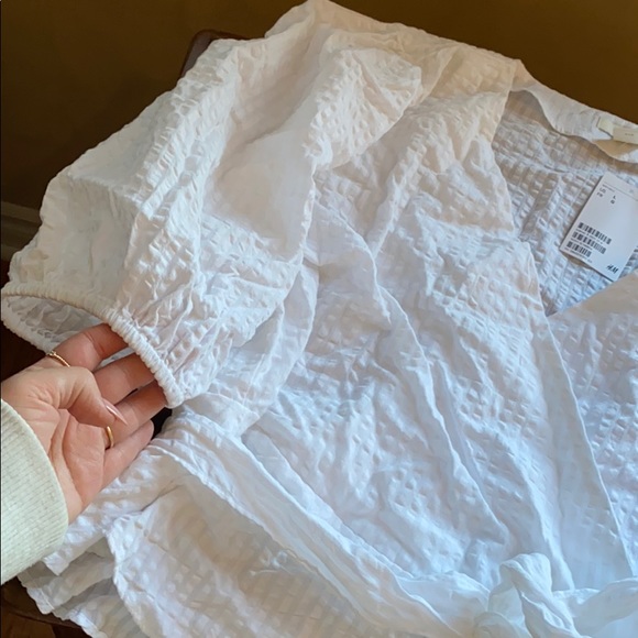 White blouse - Picture 3 of 3